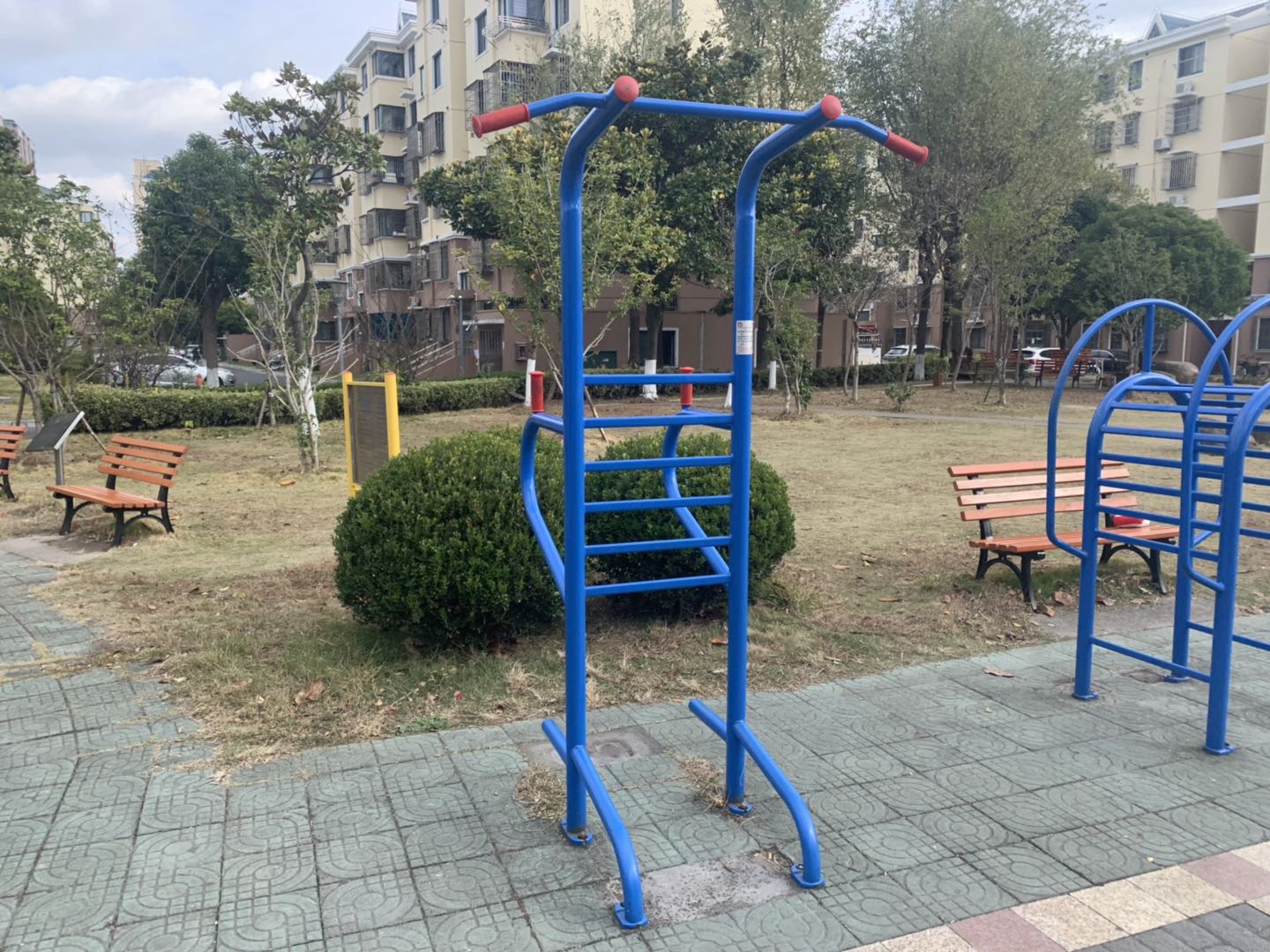 多功能训练器