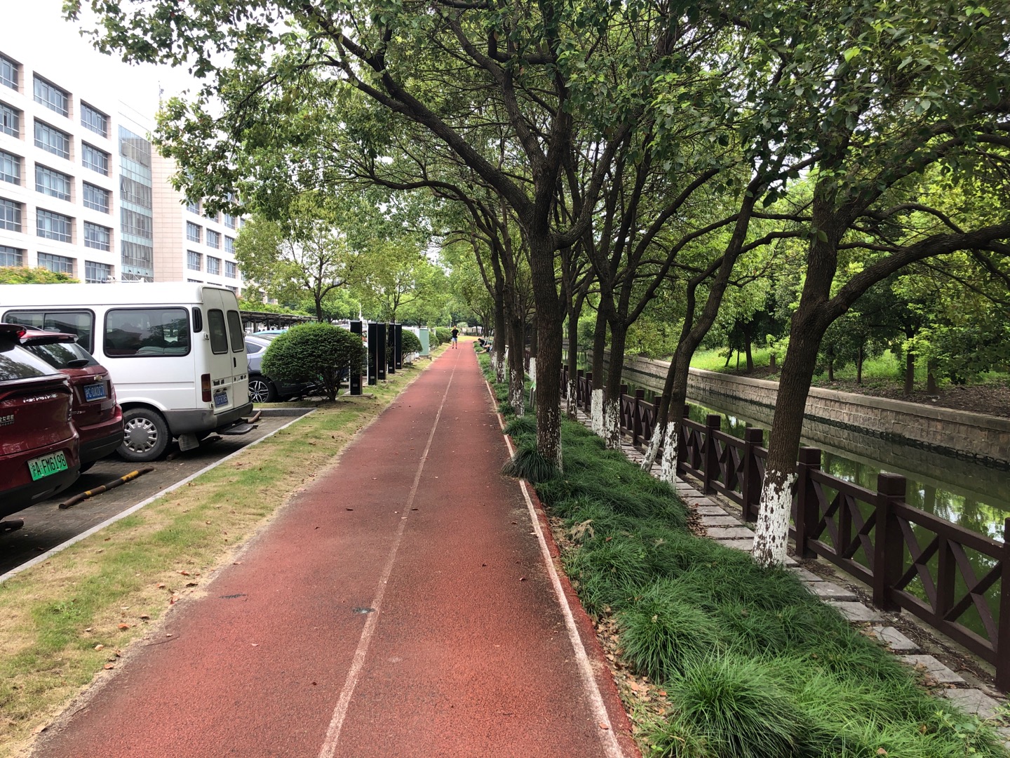江桥文体中心百姓健身步道