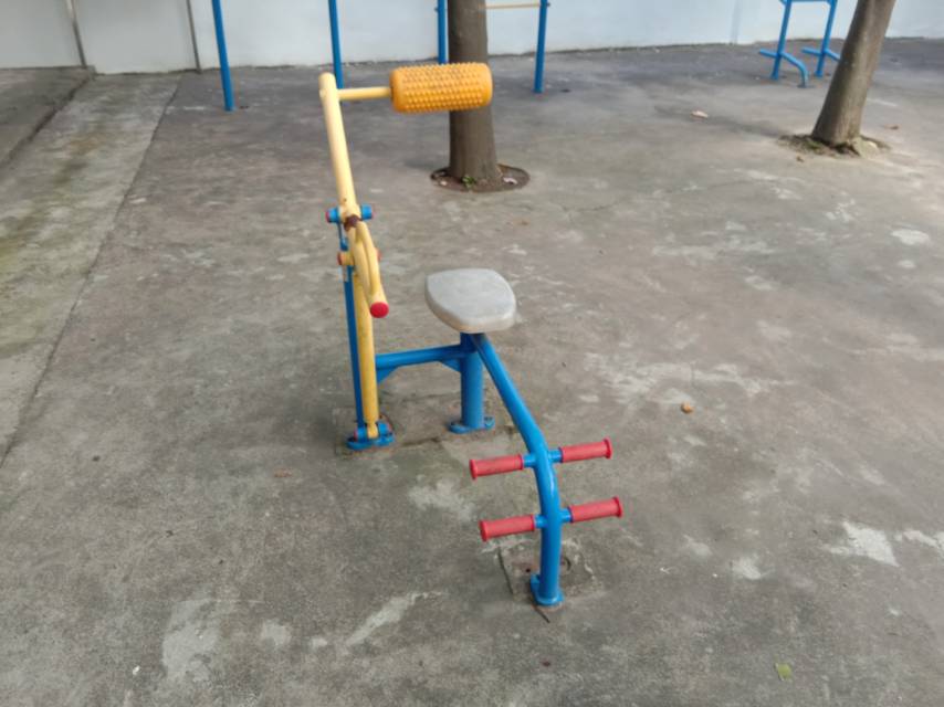 腹背锻炼器