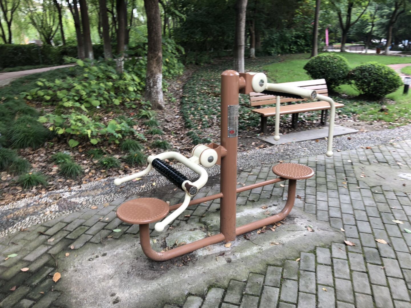颈腰按摩器