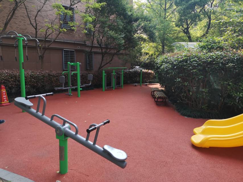 鼎隆公寓益智健身点