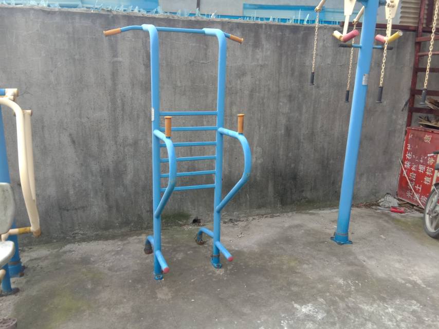 多功能训练器