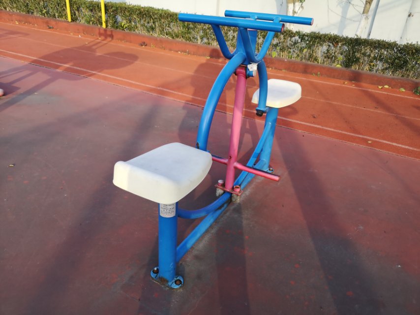 下肢锻炼器