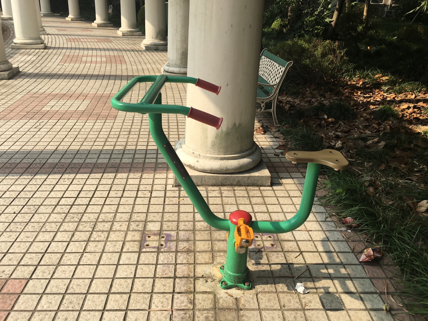直立健身车