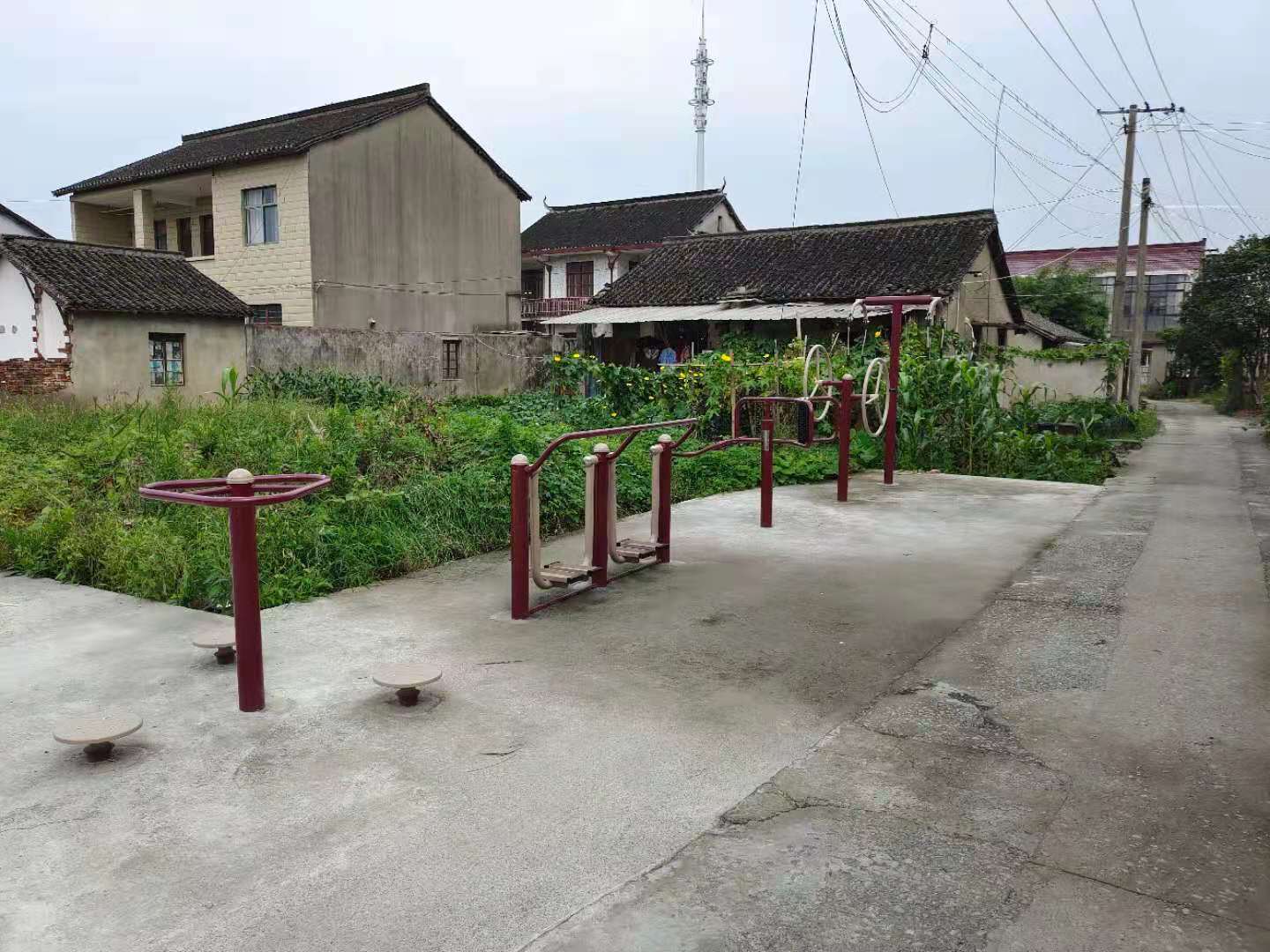华亭镇塔桥5队健身点