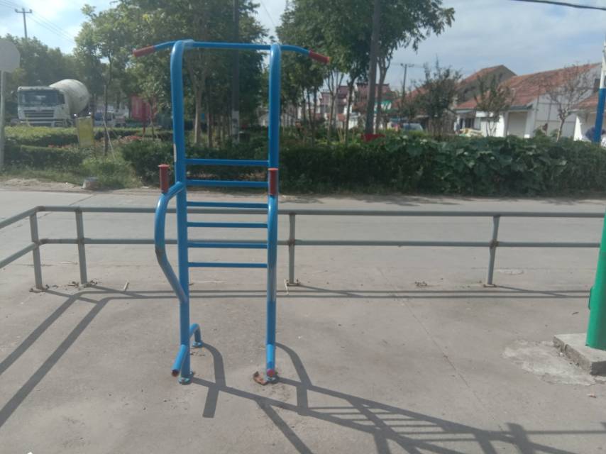 多功能训练器