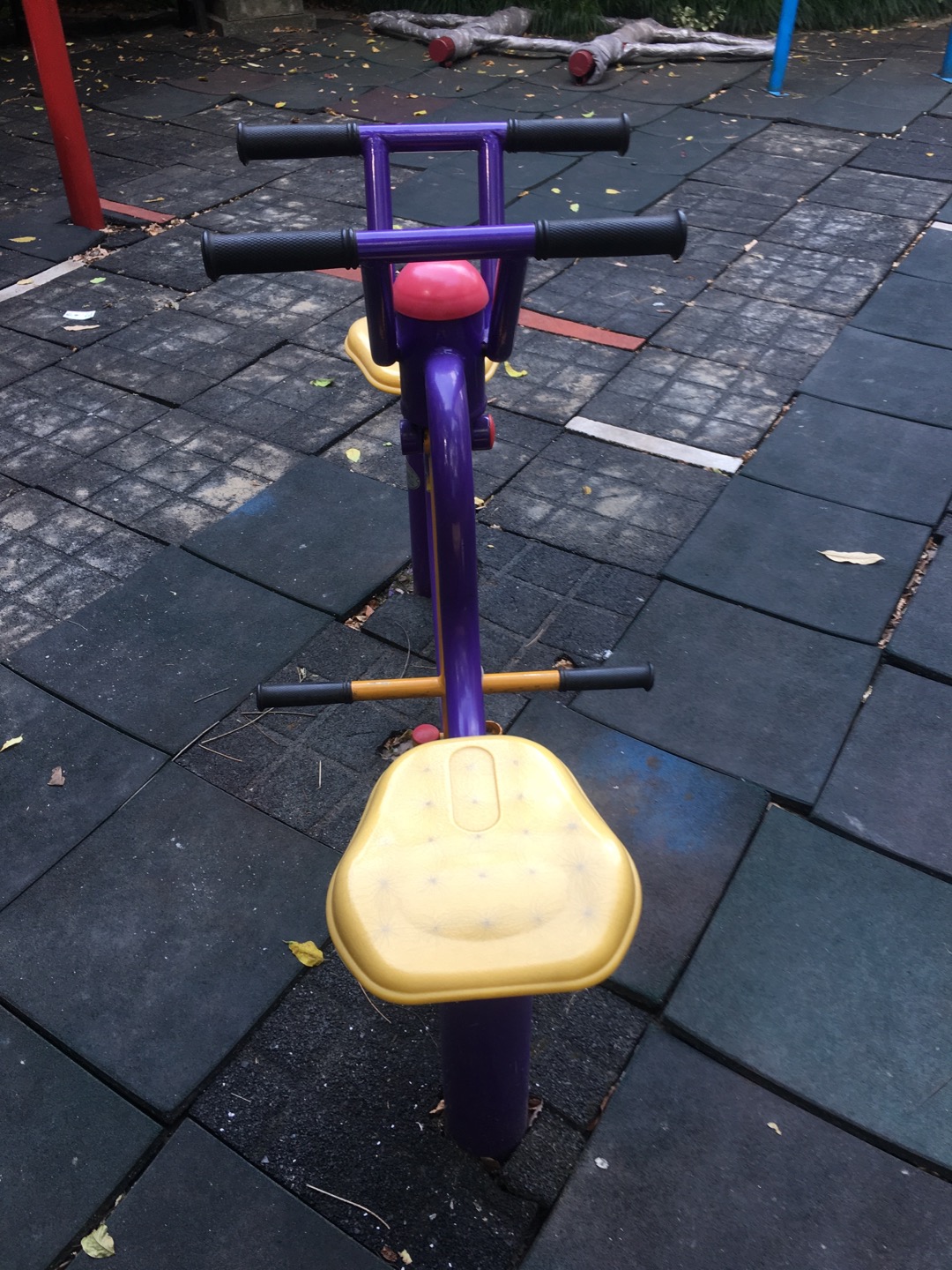 下肢训练器