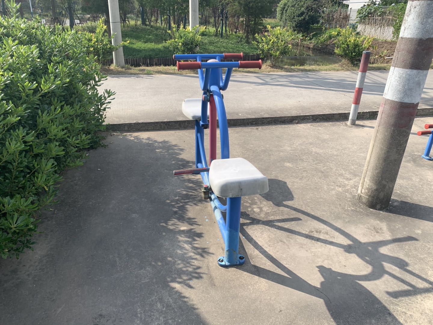 下肢锻炼器