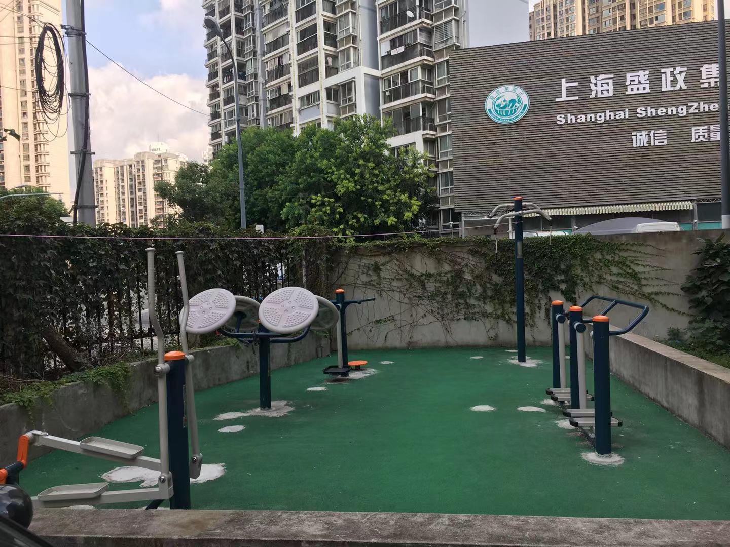 静安区芷江西路街道永太居委健身点（共和新路318弄）