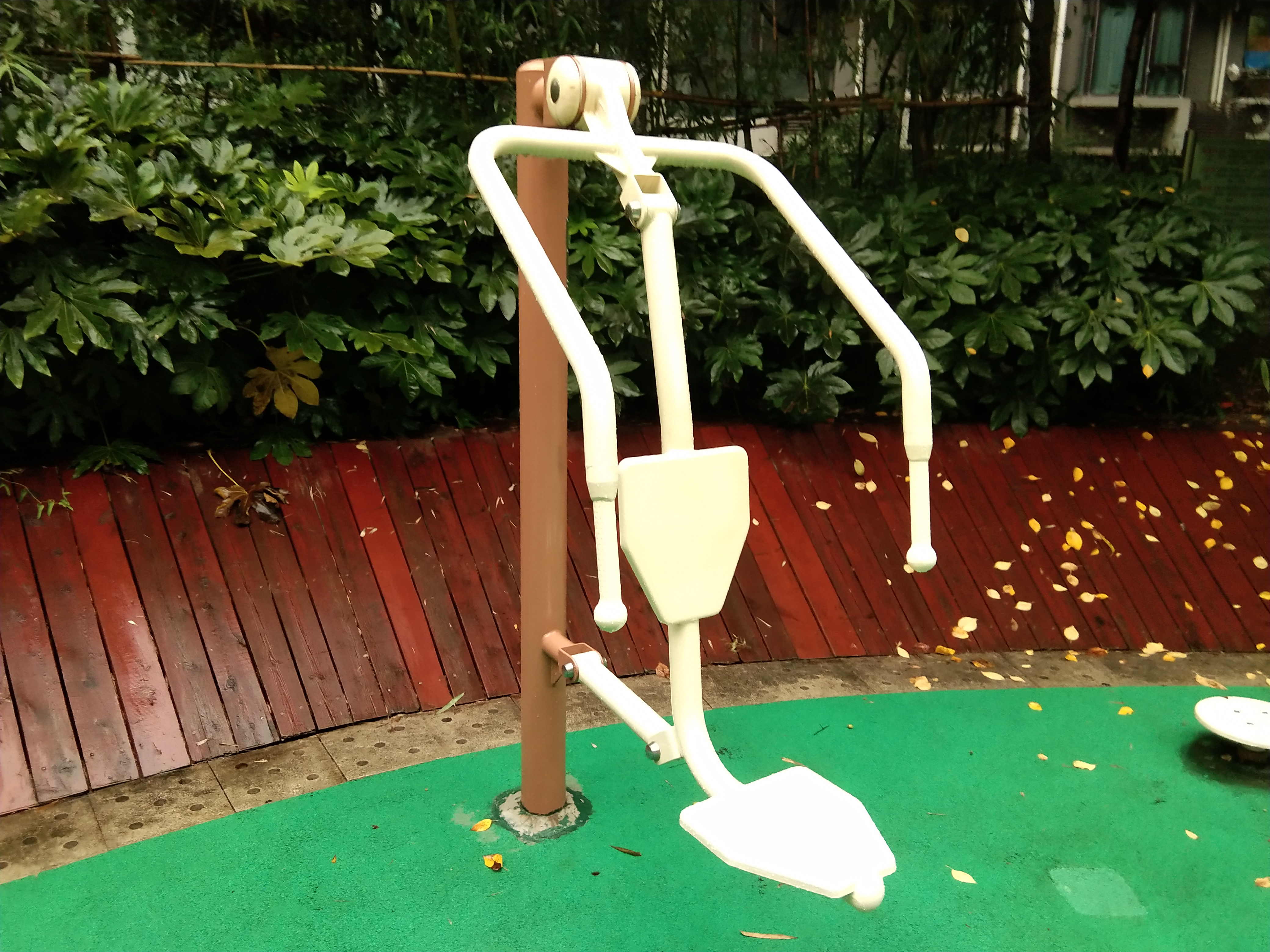 坐推训练器