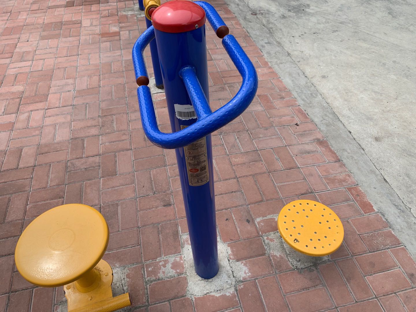 双位扭腰器