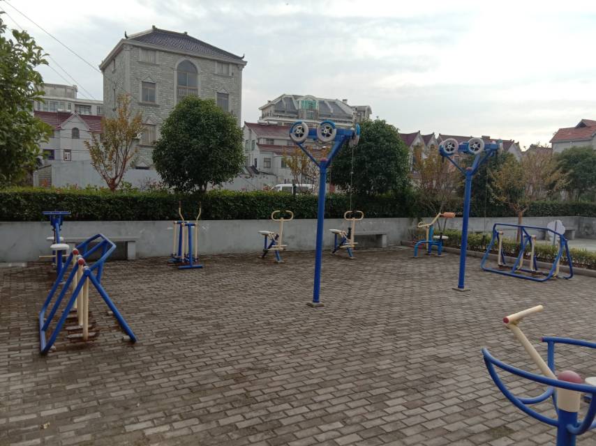 陆路村2组健身点
