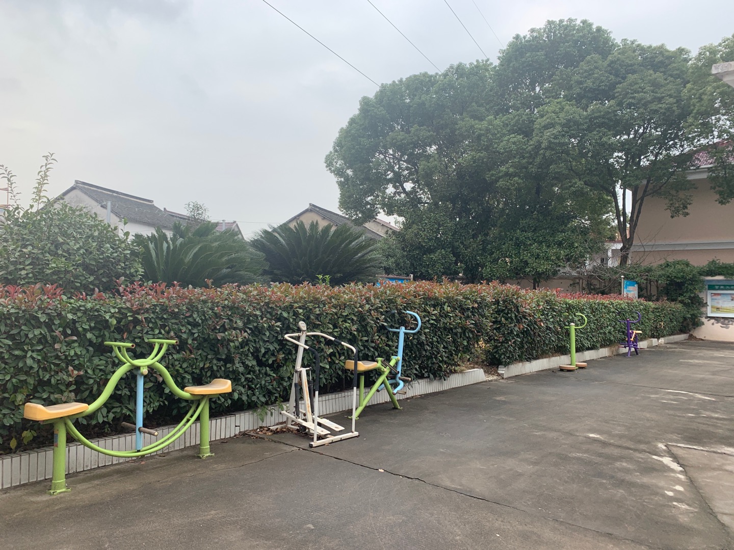 曹安公路3035号星火村市民健身点