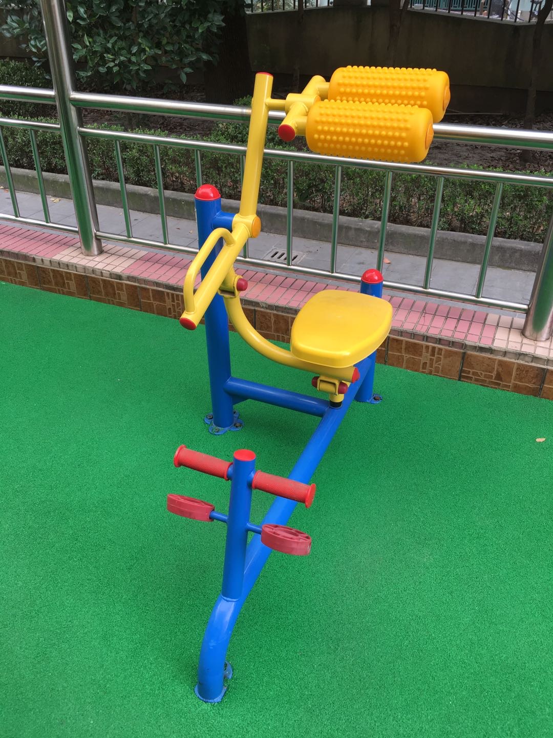 腹背锻炼器
