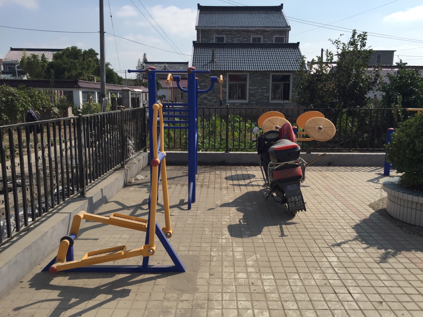 新联村六组健身点