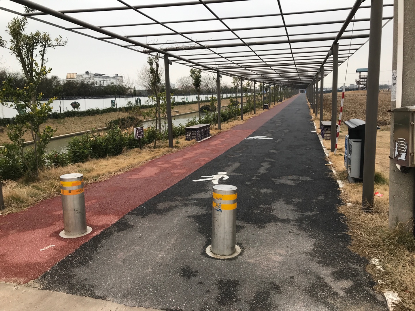 华亭镇花海市民健身步道