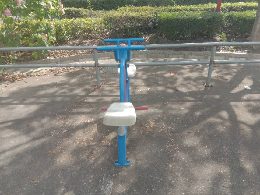 下肢锻炼器