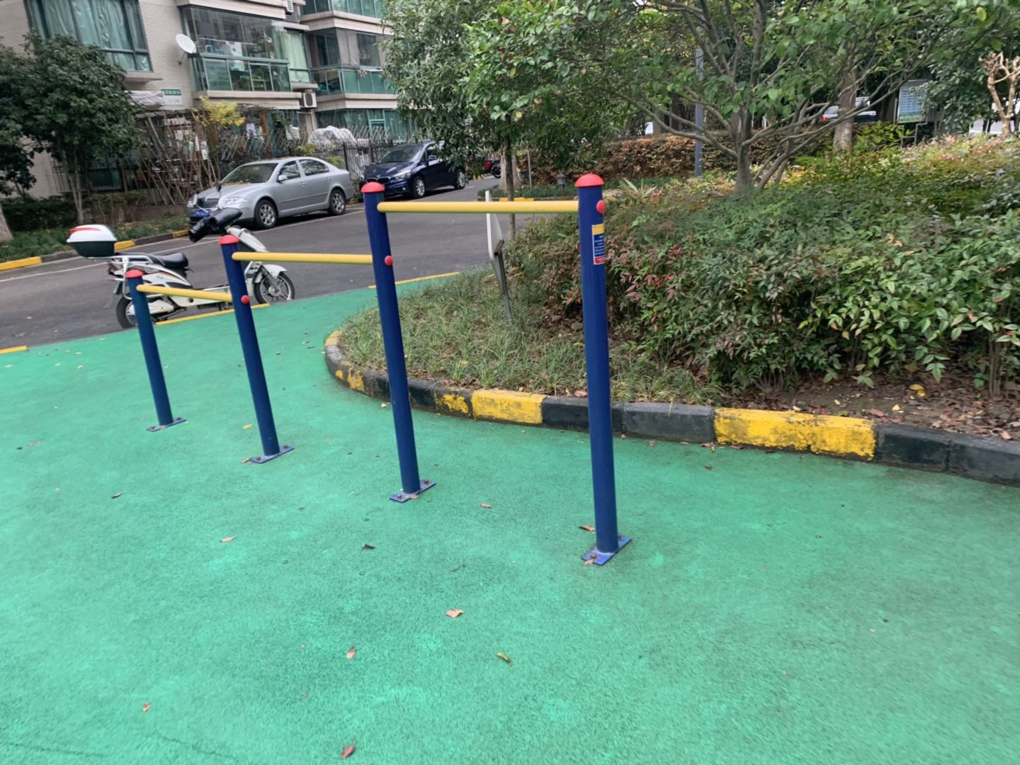 搁腿杠