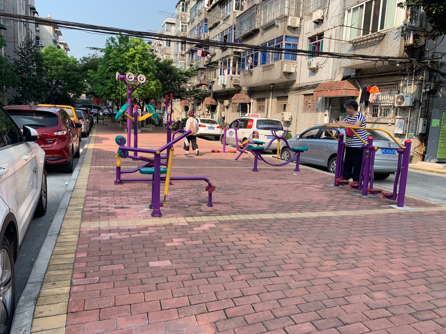 杨泰一村一居健身点1（328弄小区）