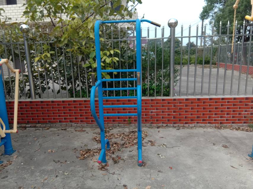 多功能训练器