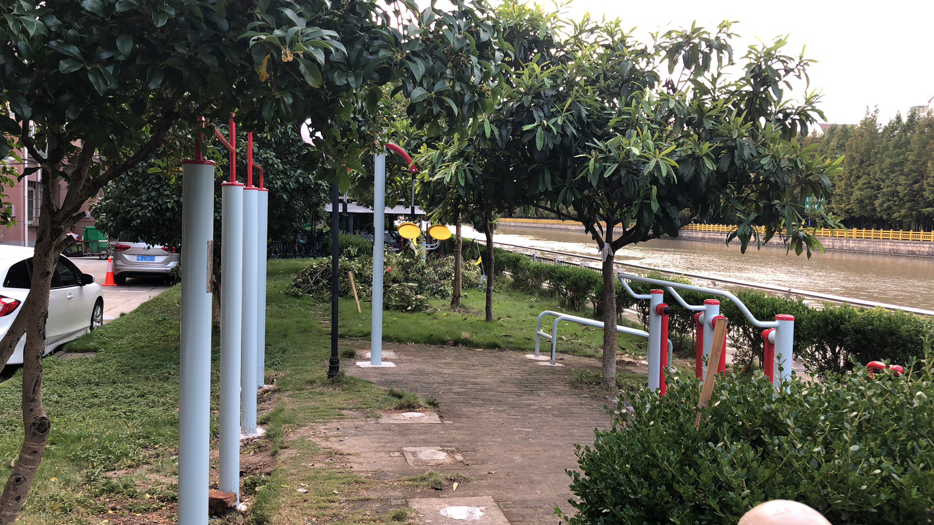 南江苑居委健身点