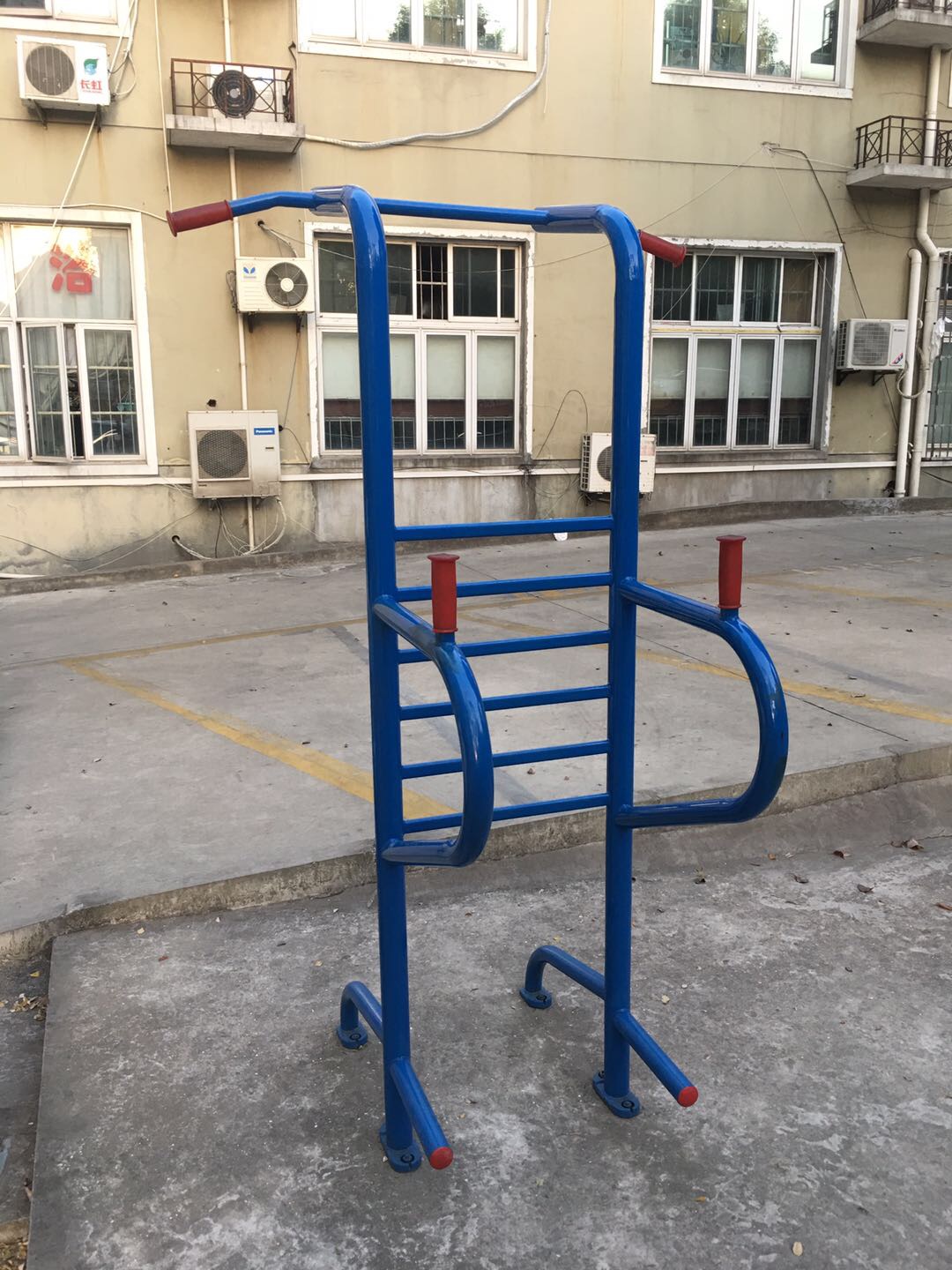 多功能训练器