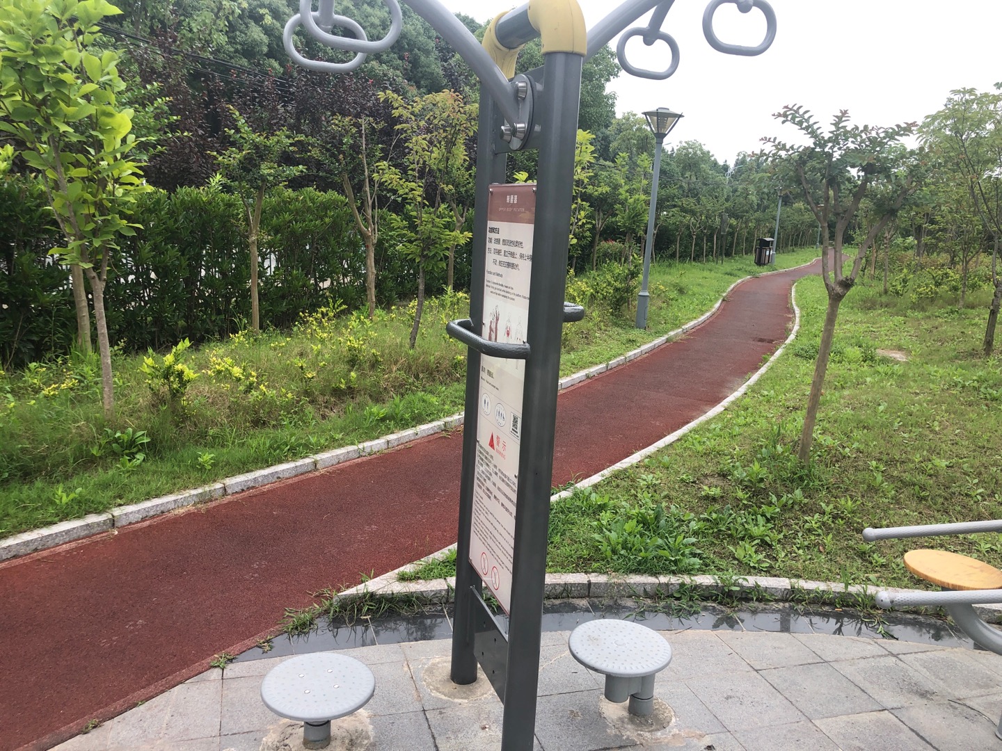 转腰器