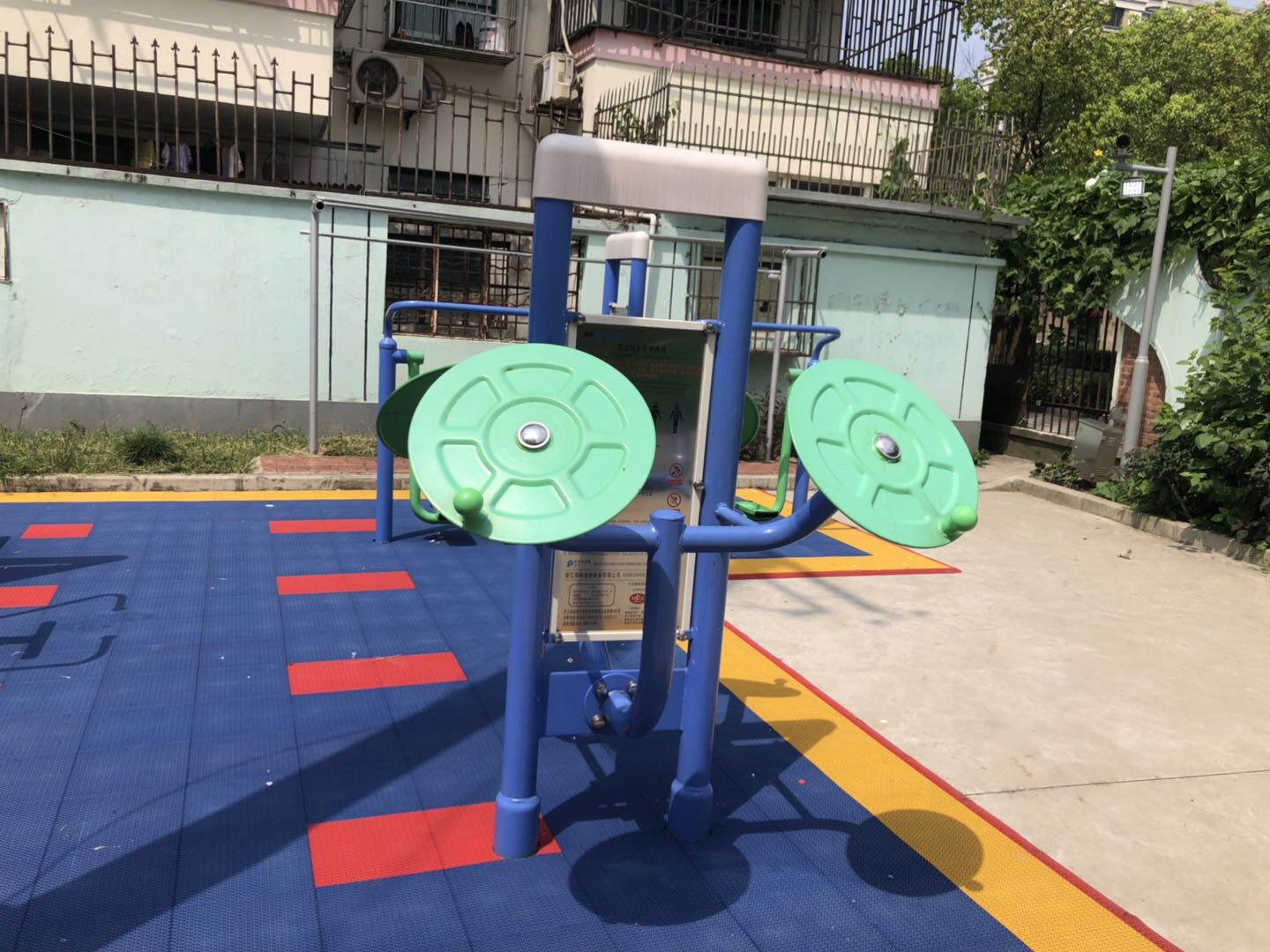 双立柱太极揉推器