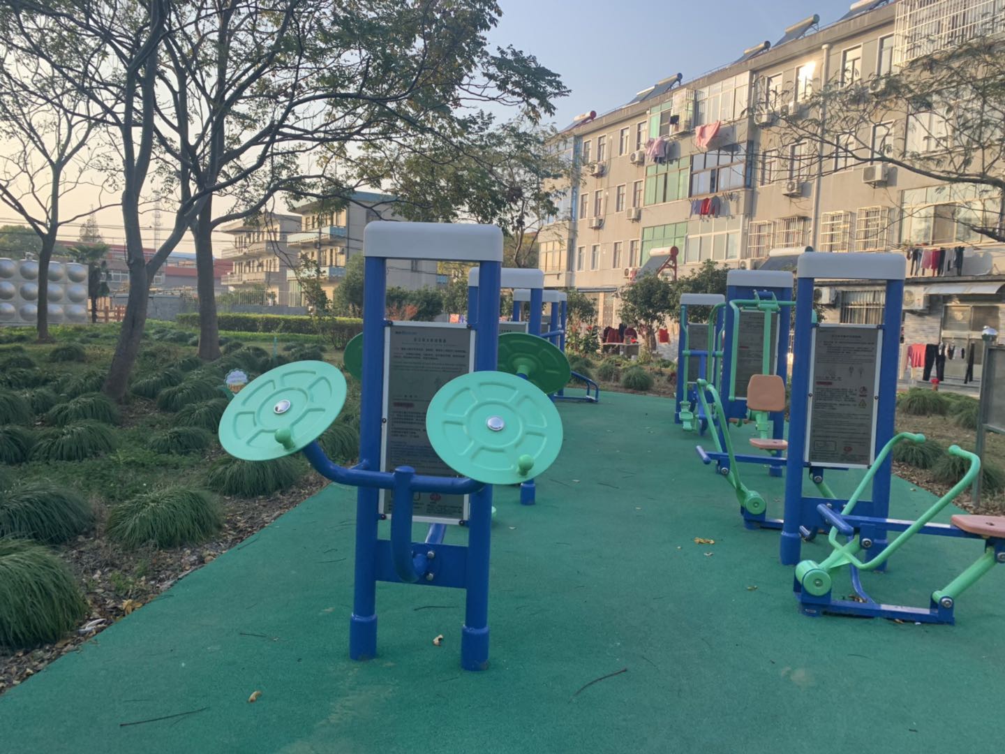 双立柱太极揉推器