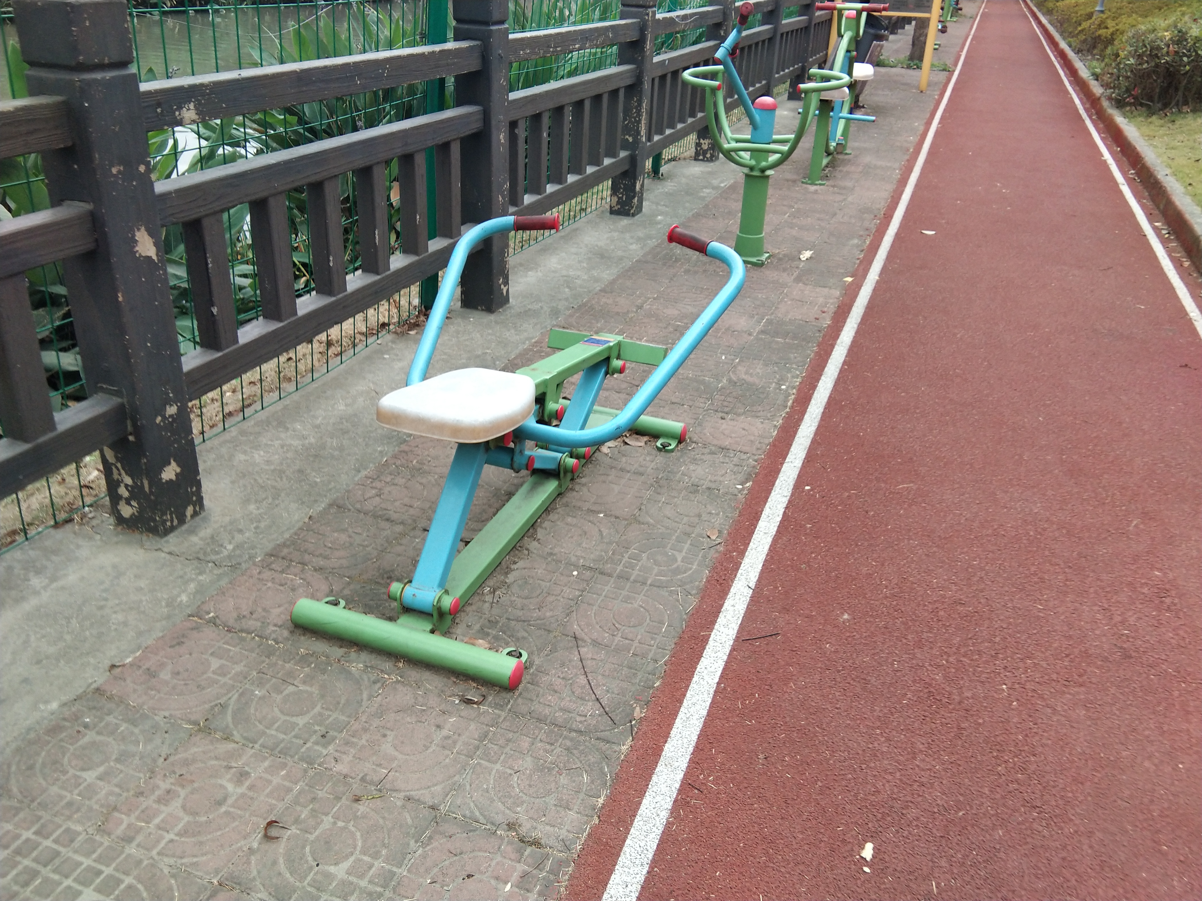 划船器