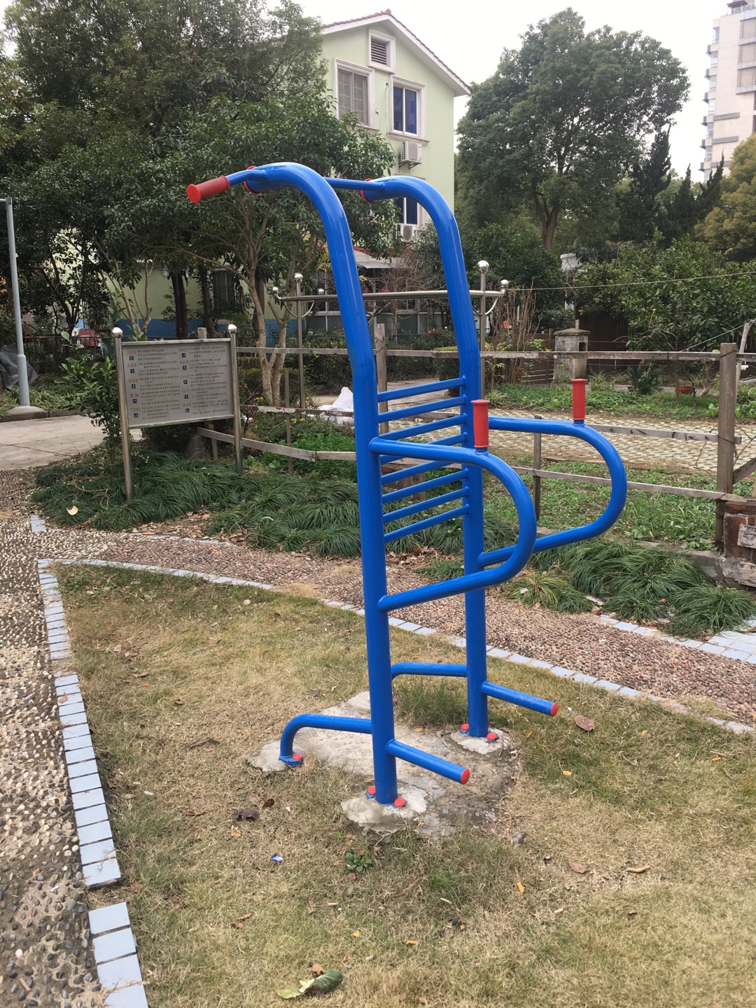 多功能训练器