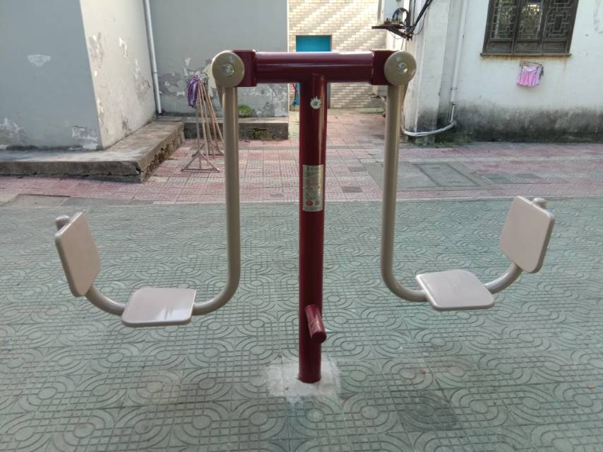 双人坐蹬器