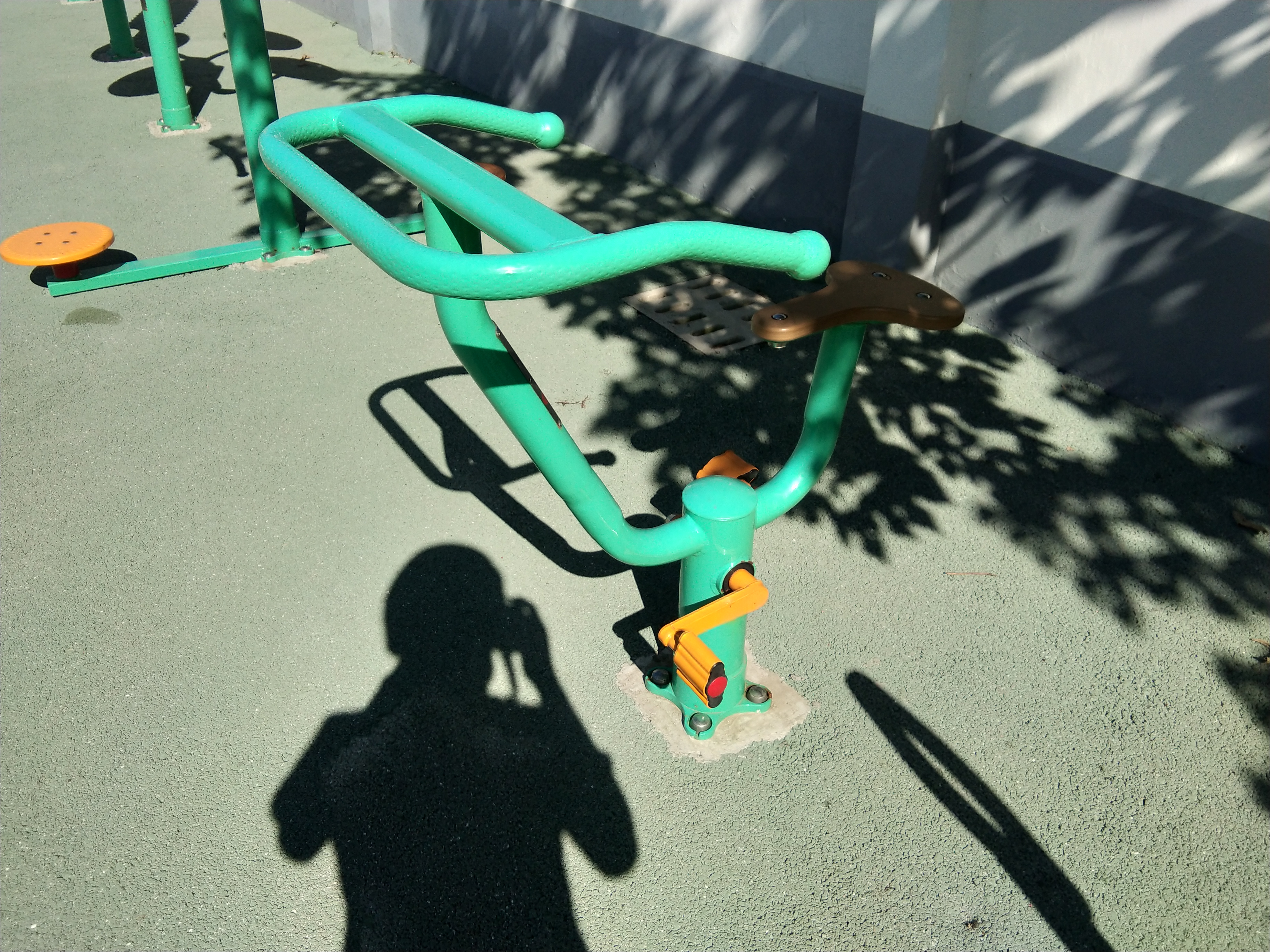 直立健身车