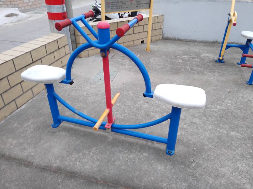 下肢锻炼器