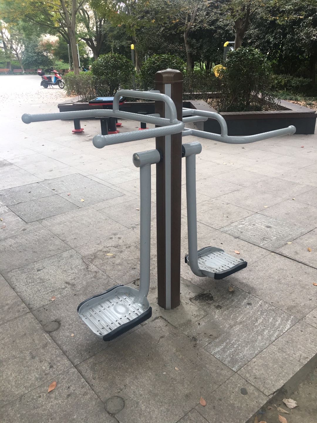 双人钟摆器