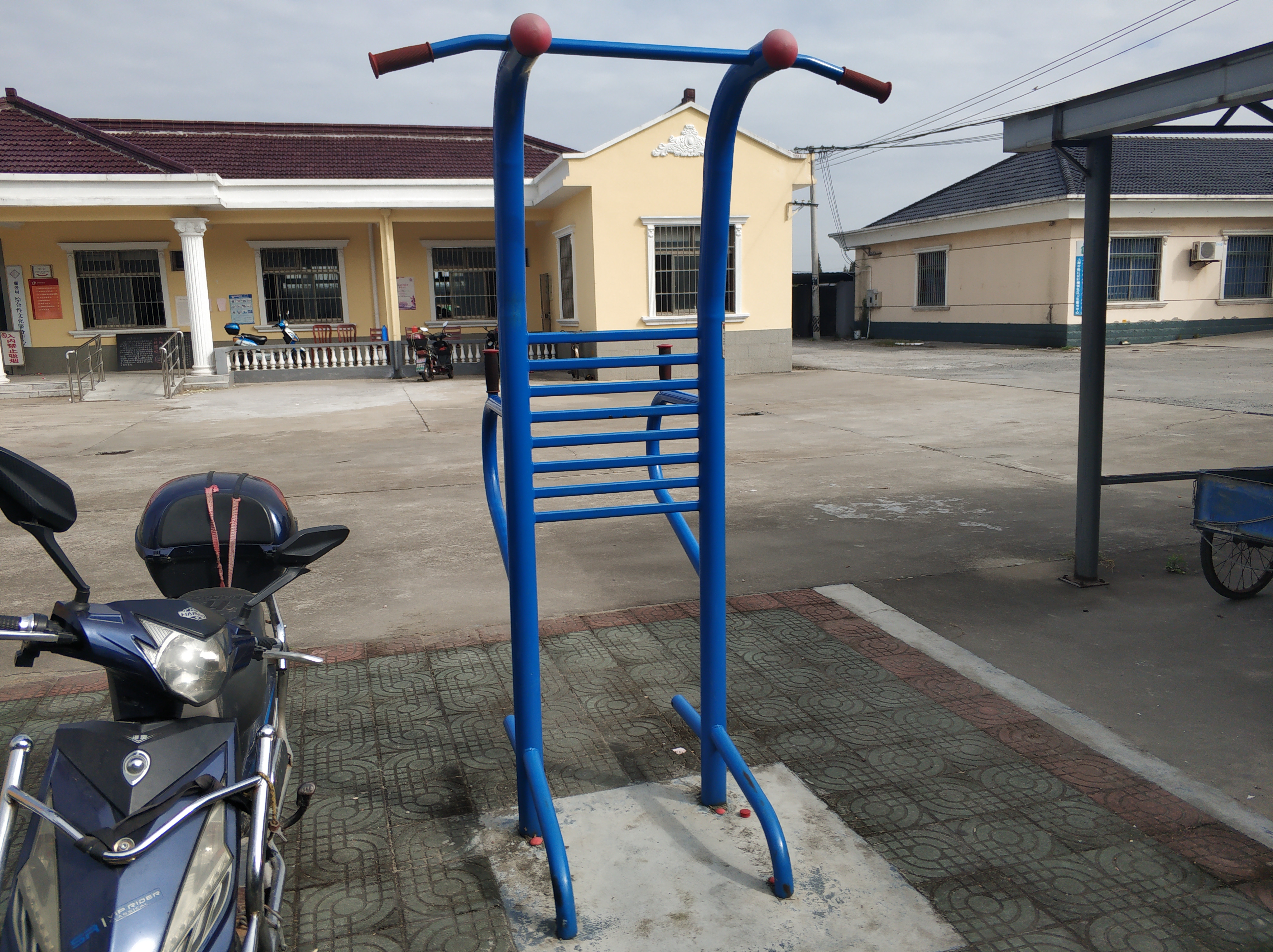 多功能训练器