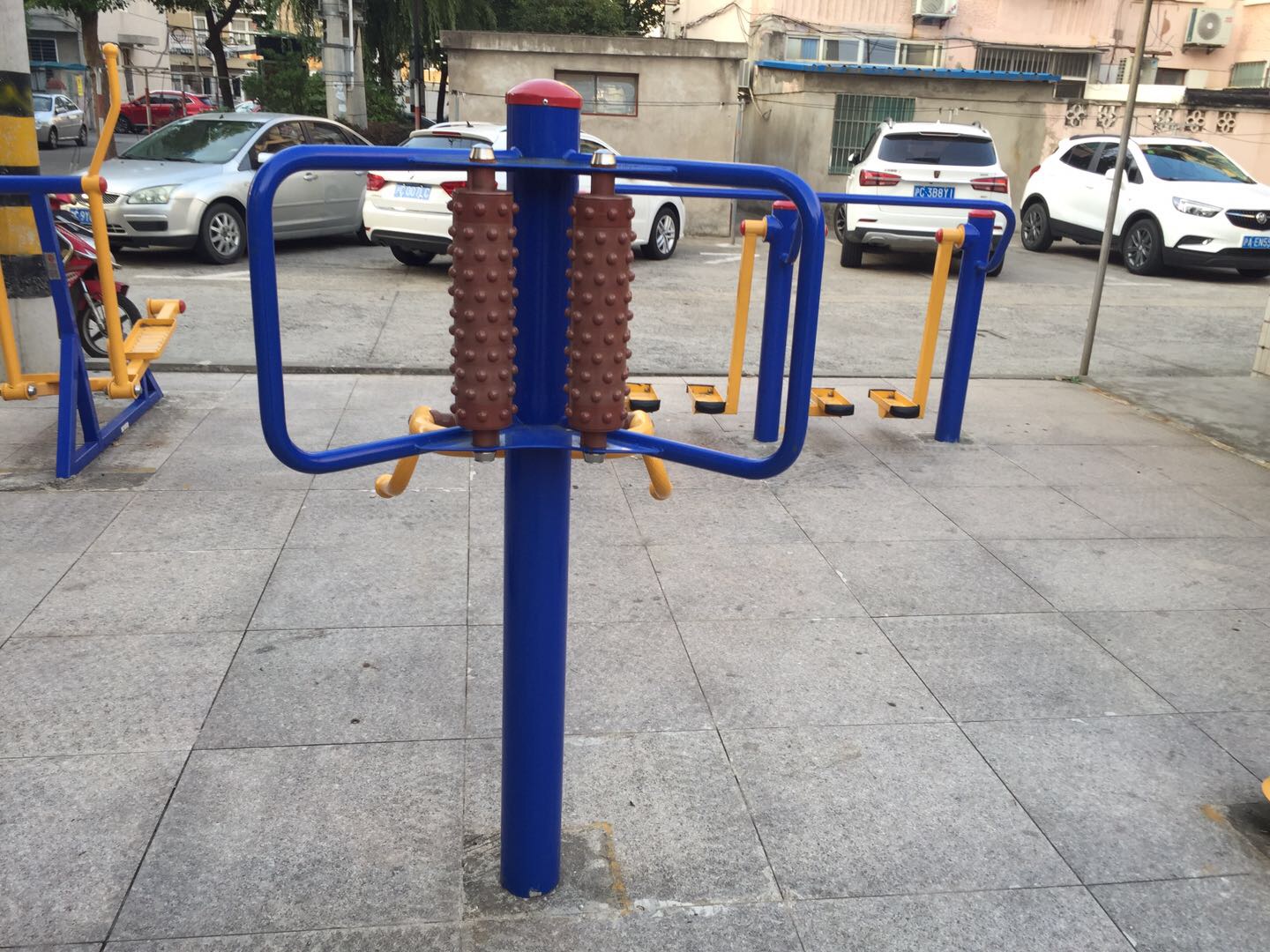 腰背按摩器
