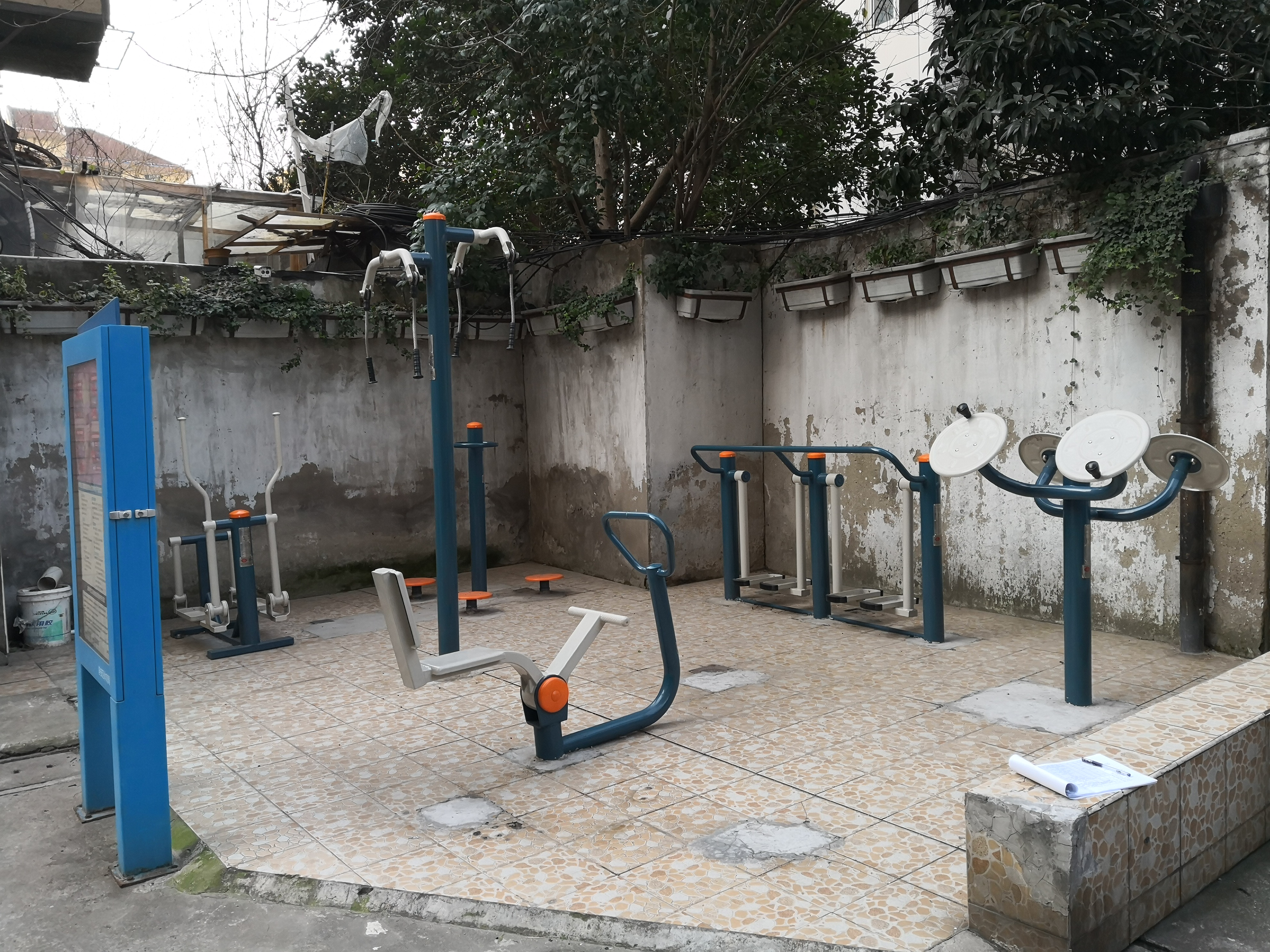 静安区芷江西路街道灵光居委健身点（共和新路688弄）