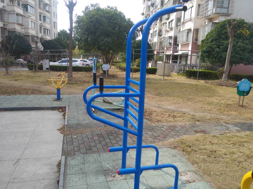 多功能训练器