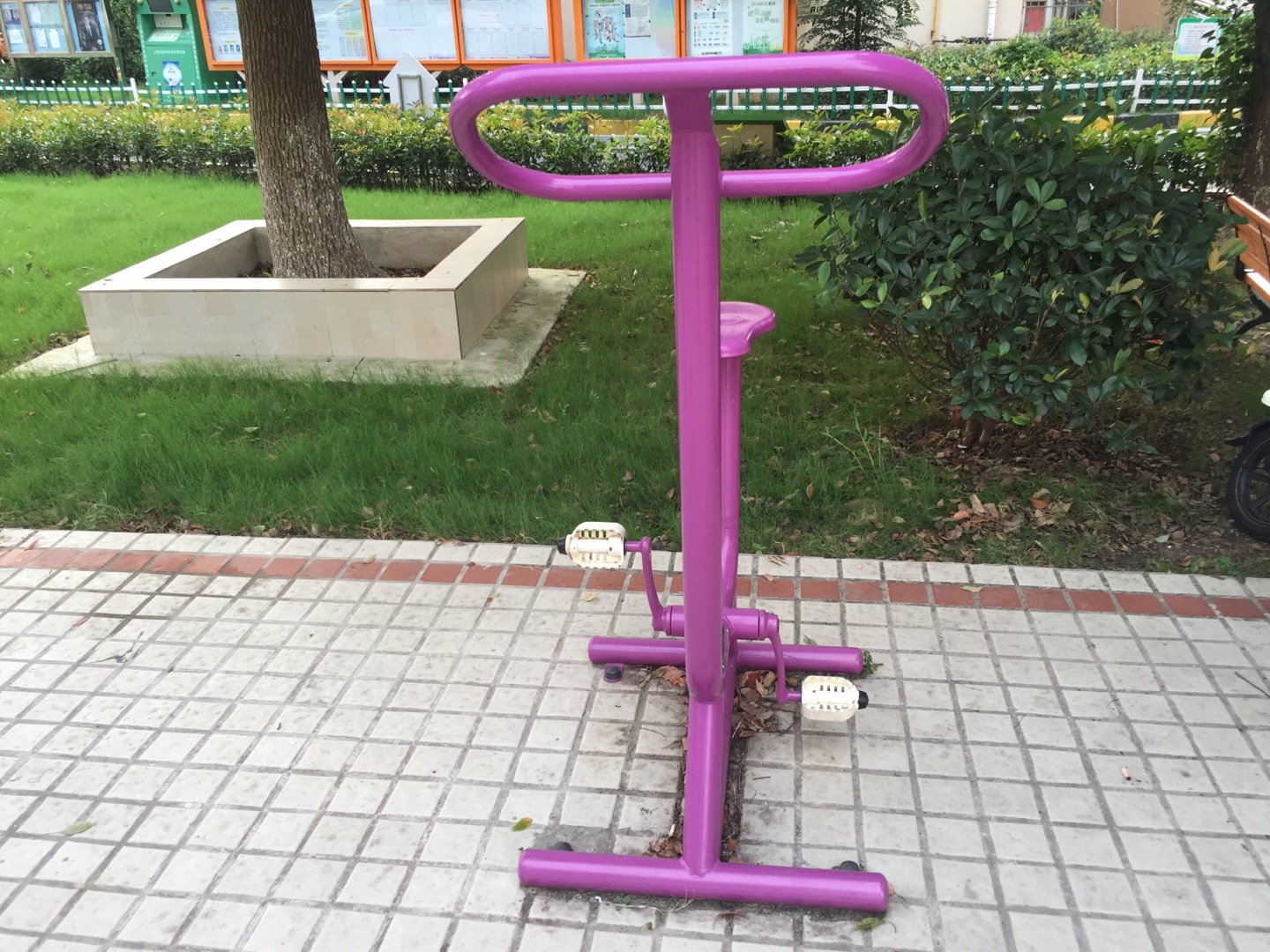 直立健身车