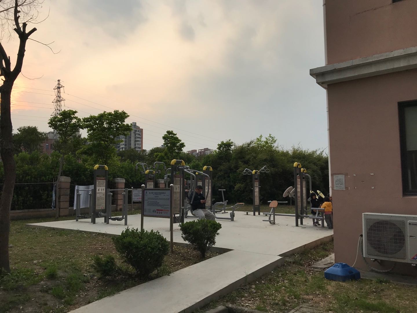 金沁苑第一居委会市民益智健身点