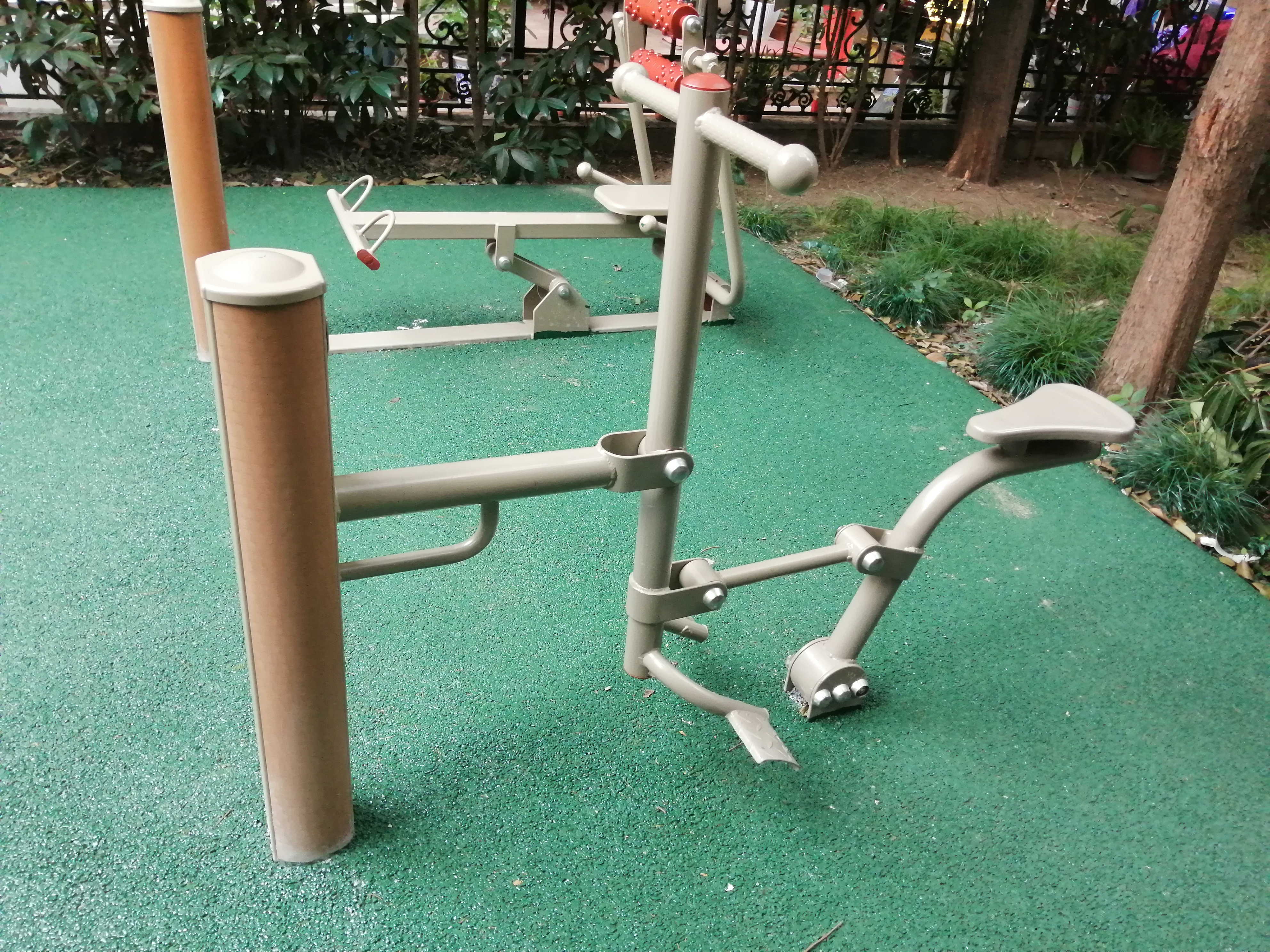 腰力训练器