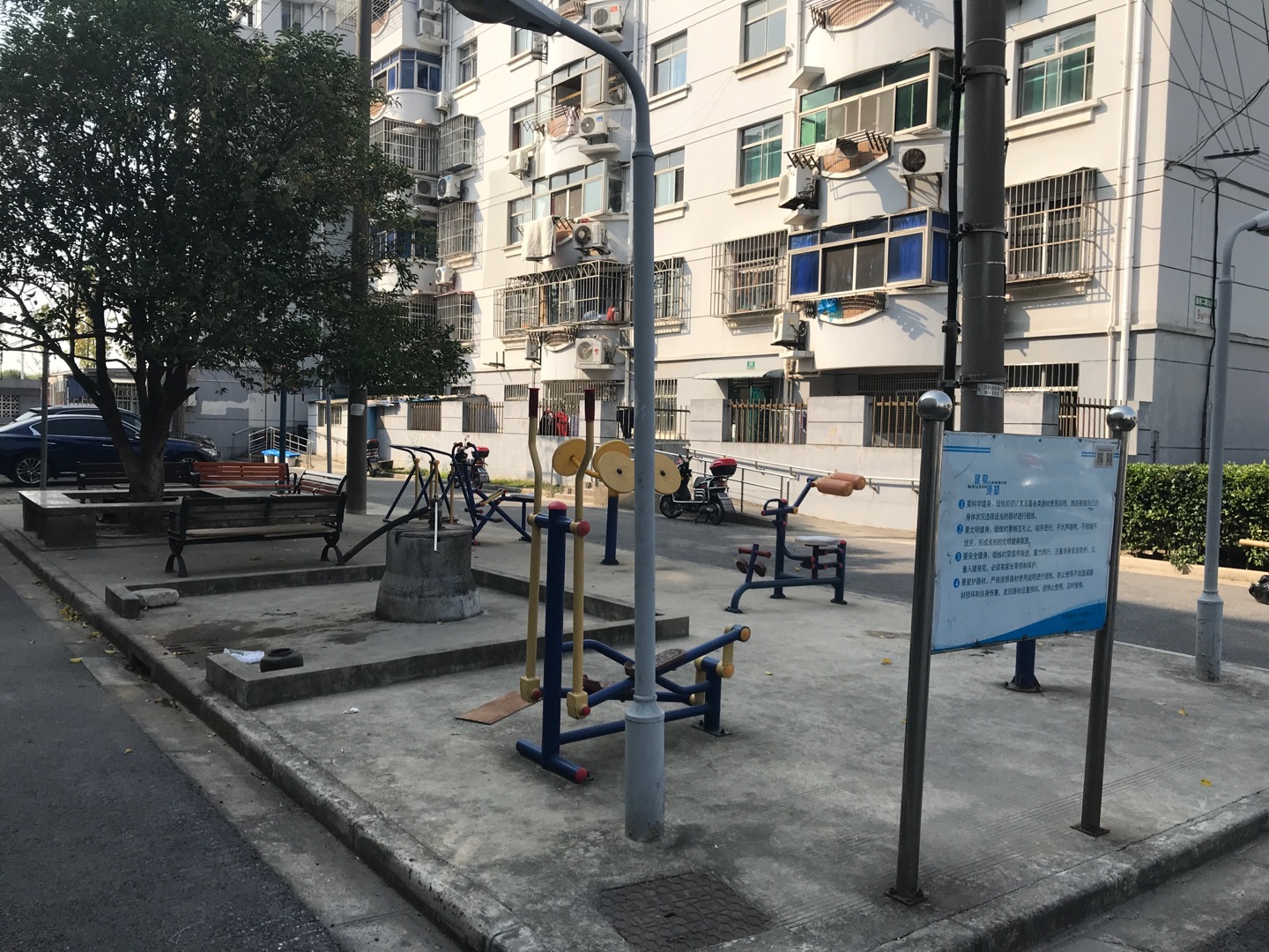 思凡三居施湾二路1026弄36号健身路径
