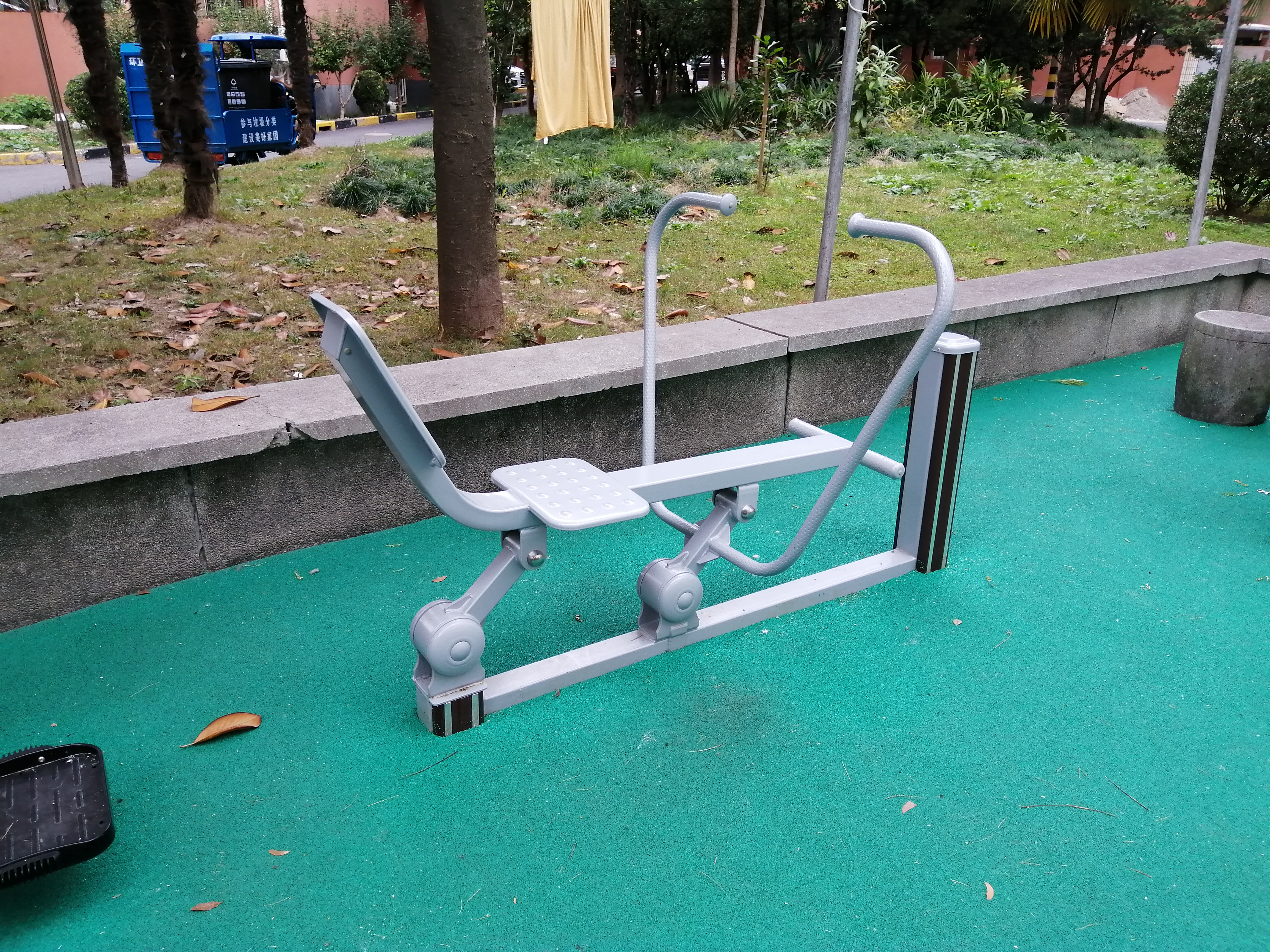 自重式划船器