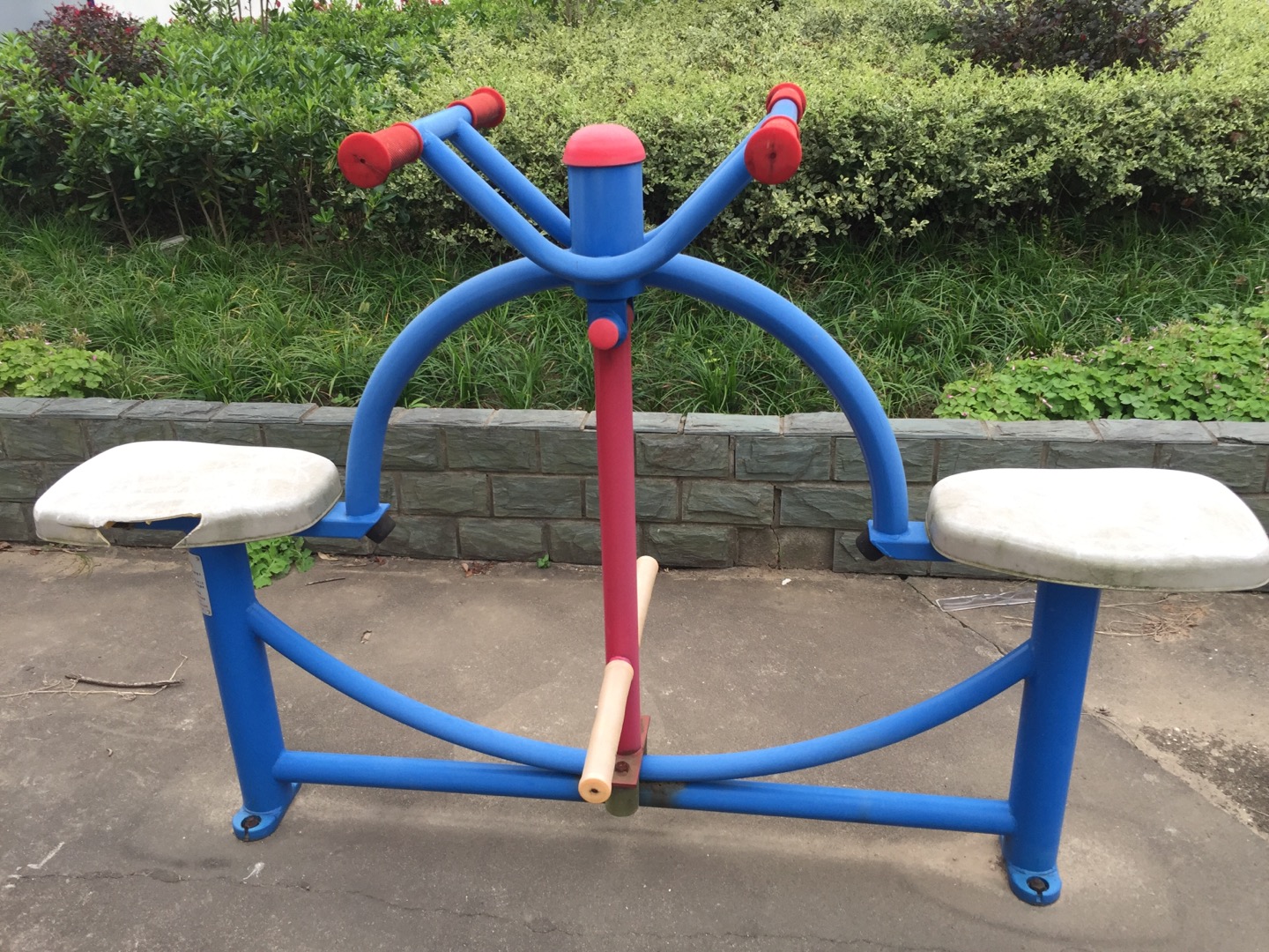 下肢锻炼器