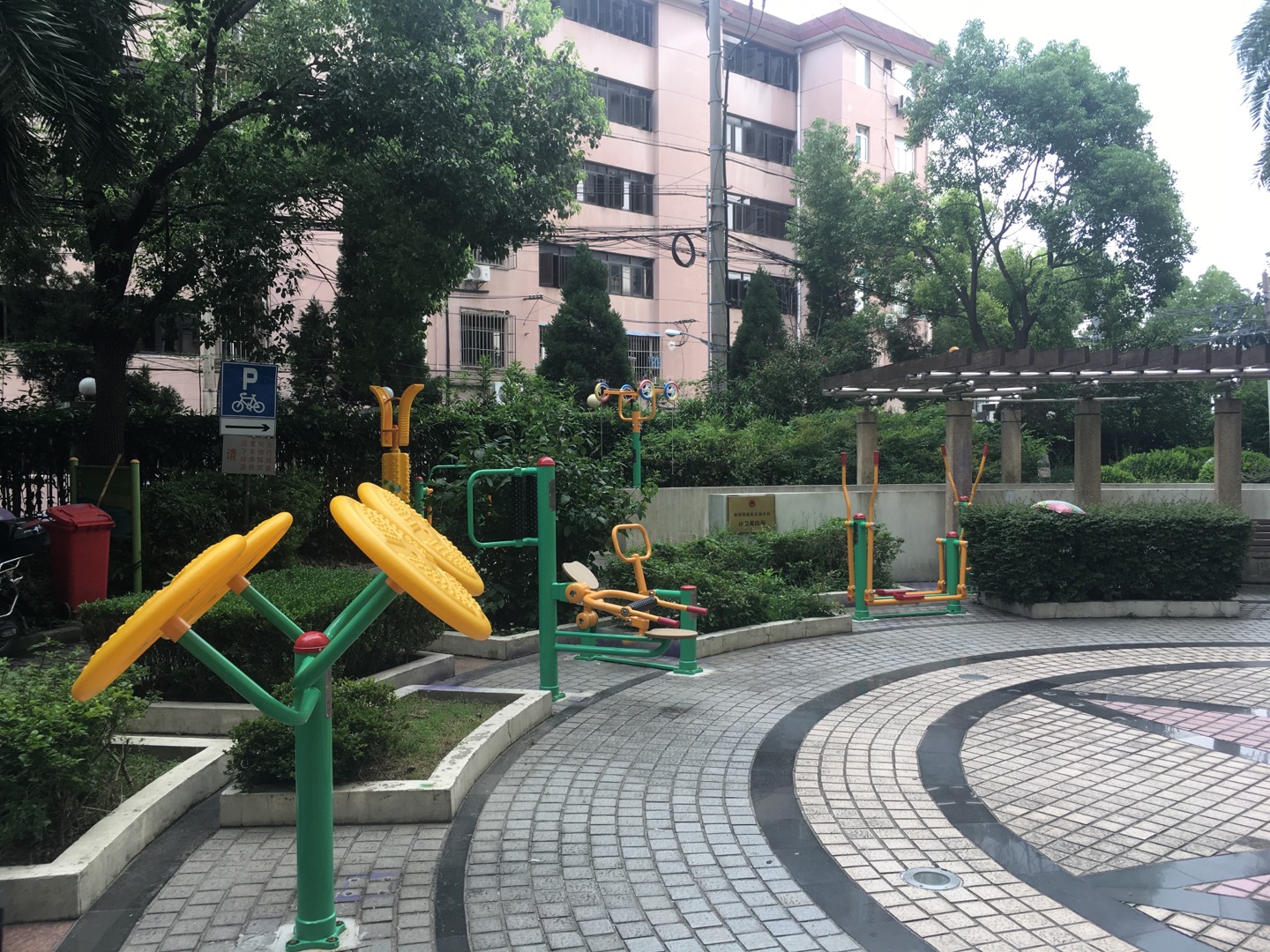虹鹿延虹公寓健身点