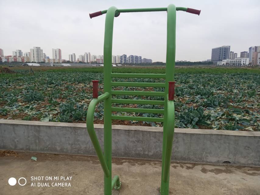 多功能训练器