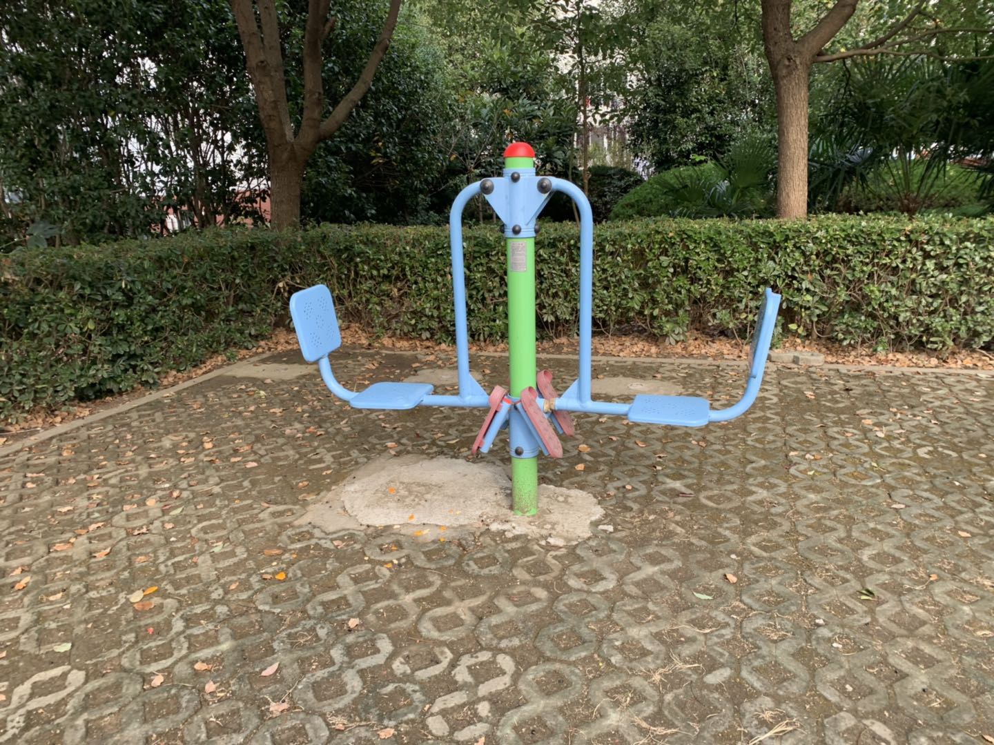 双人坐蹬器