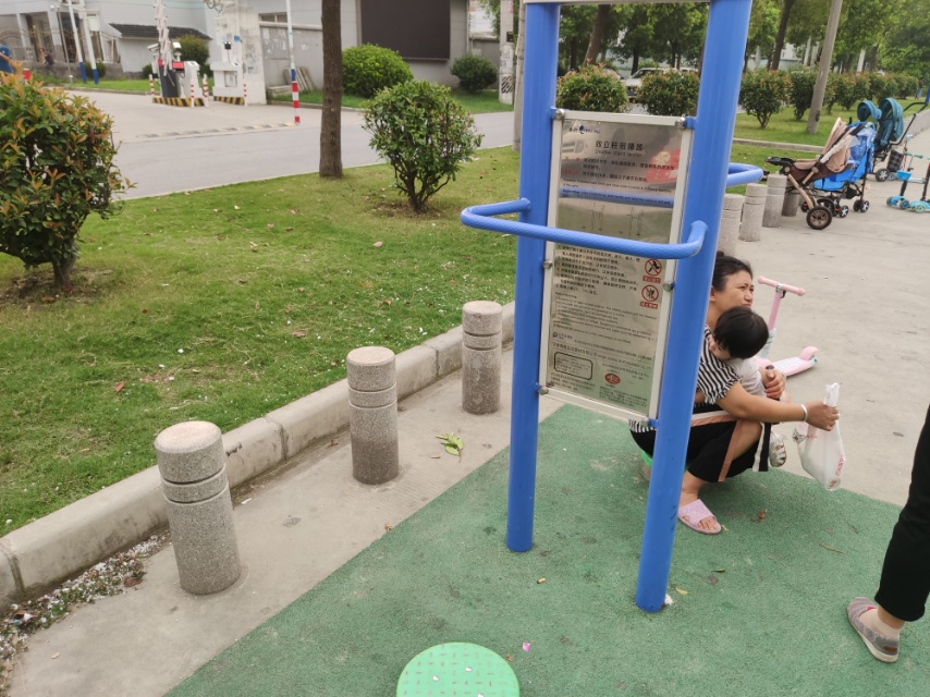 双立柱扭腰器