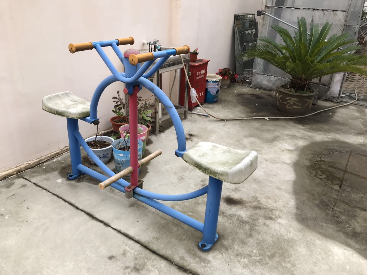 下肢锻炼器